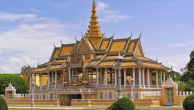 Capture the regal beauty of Phnom Penh’s cultural landmarks